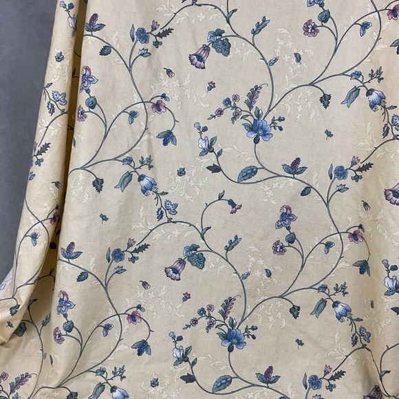 Reclaimed vintage yellow floral fabric 83” x 48” - Picture 13 of 13